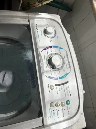 MÁQUINA DE LAVAR ELETROLUX