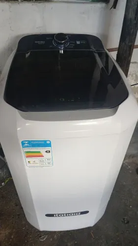 Vendo tasquinha semi novo