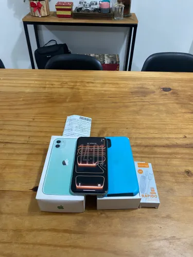 iPhone 11 64 gb em perfeitas condições completo com nota fiscal