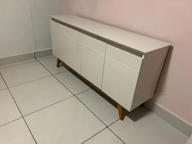 Armário 4 portas e 4 gavetas