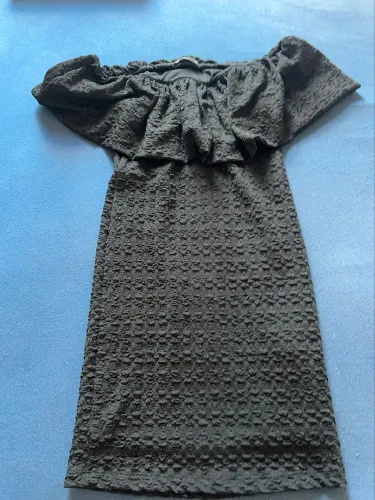 estido Ombro A Ombro Com Babado E Texturas Preto