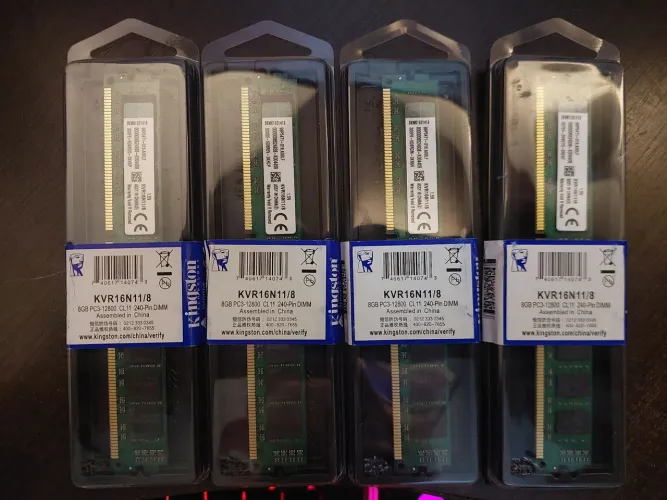 4 memorias RAM novas 8gb DDR3 1600 MHz