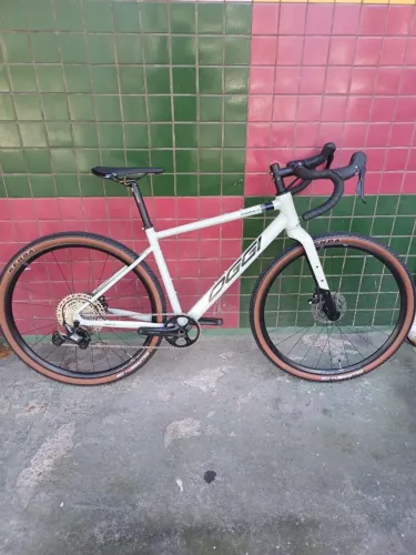 BICICLETA OGGI 700 TRIBALE GRX12V VD/PTO M- ANO 2025.