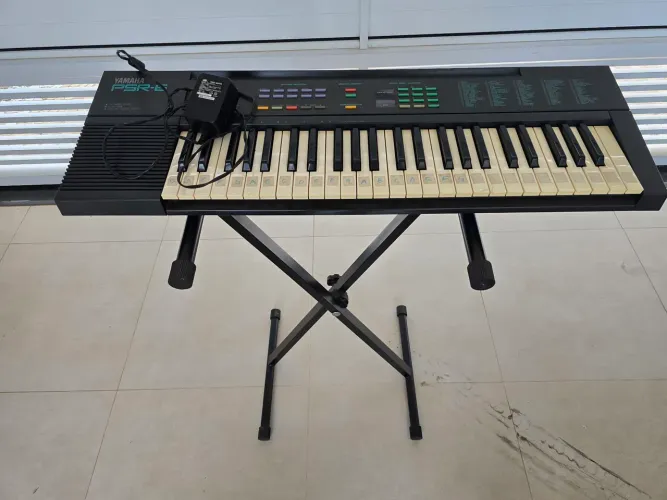 Teclado Yamaha PSR-6