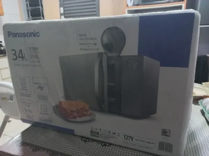 Microondas Panasonic na caixa embalado