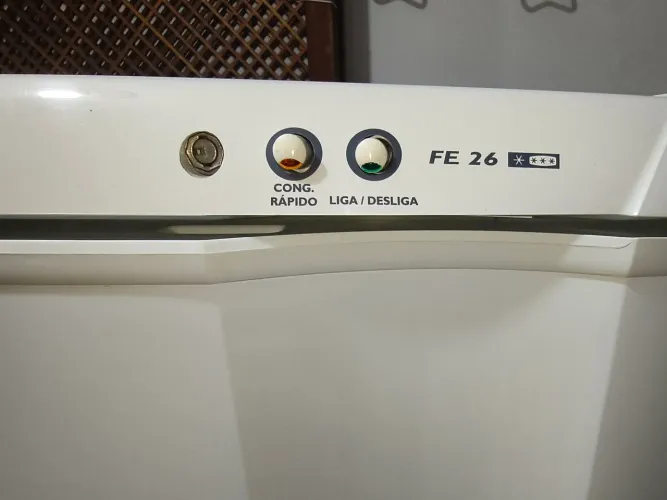 Freezer Electrolux vertical com gavetas