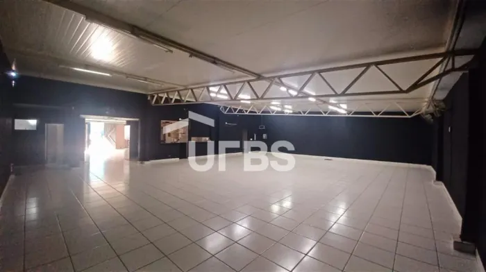 Casa Comercial de 370,00 m² em Localização Privilegiada - Nova Suiça