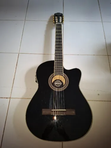 Violão marca Lorenzzo
