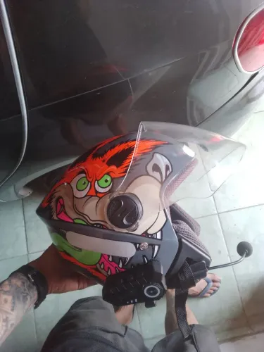 Capacete New tamanho 60 com intercomunicador