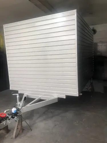 Carreta baú 2 eixos para 1500kg