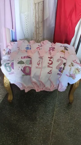 Mesversário Laura