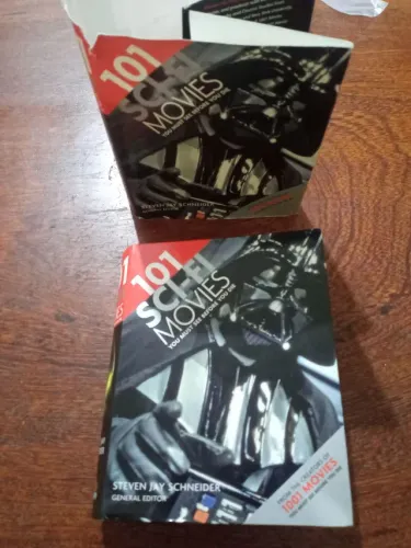 Livro 101 filmes de ficção científica para ver antes de morrer( importado inglês)