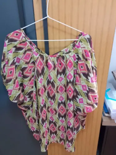 Blusa Feminina Estampa Floral. SEM USO
