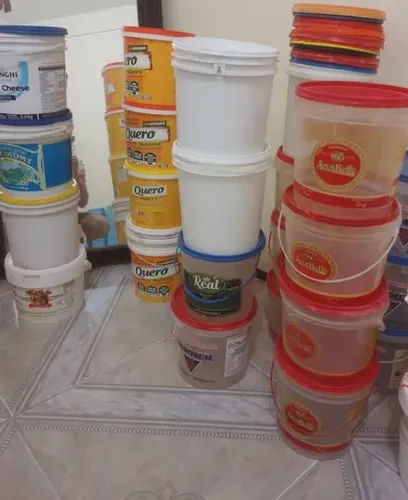 Vendo baldes 3litros promoção aparti de 50 baldes ou mais e 1.50 cada unidades 3.00