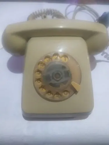 Telefone fixo antigo