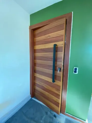 Portas Pivotantes de madeira