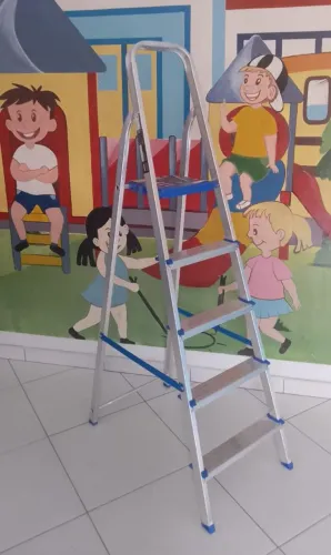 Escadas de alumínio 5 degraus
