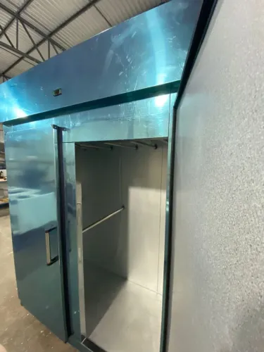 Câmara Fria Inox 600kg Gancheiras