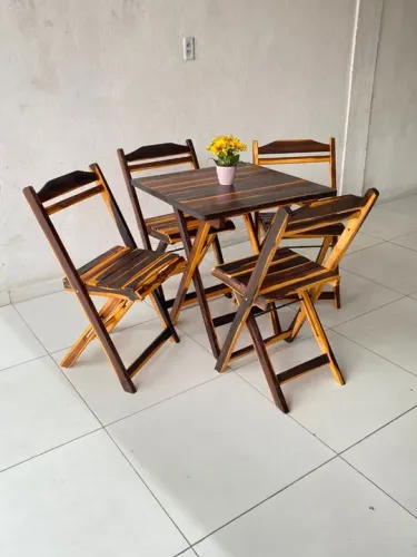 Jogo de Mesa e Cadeiras de Madeira Dobrável