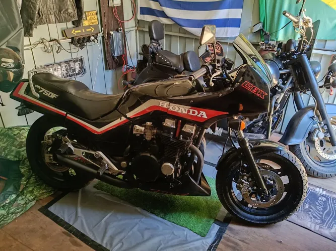 CBX 750 galo Black rara exclusiva japonesa aceito proposta a vista em dinheiro