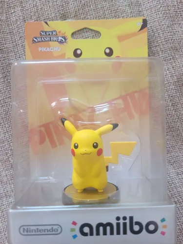 Amiibos pikachu e charizard novo lacrado!
