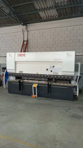 Dobradeira CNC 130ton 4 metros