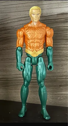 Boneco Mattel articulado Aquaman DC 