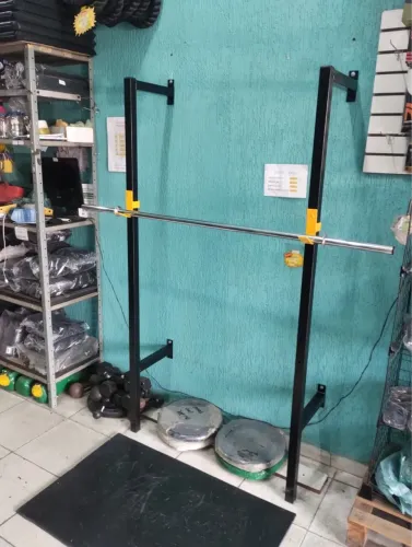 Suporte para agachamento de parede