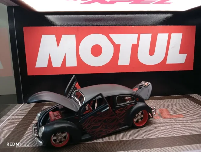 Top Miniatura VW Fusca Rat Look - Maisto AllStars - escala 1/24 Colecionador