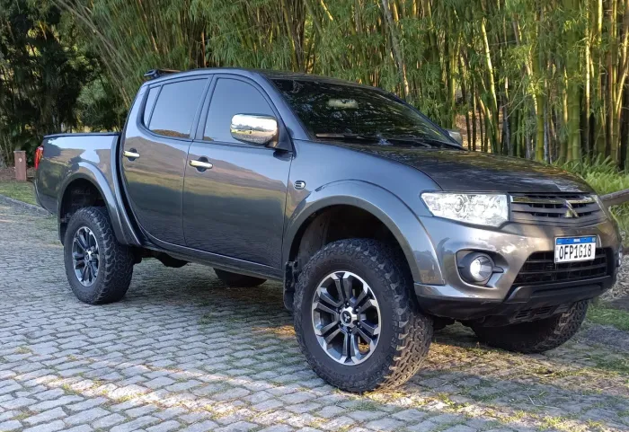 Mitsubishi L200 Triton HPE 3.2 CD TB Int.diesel AUT 2012