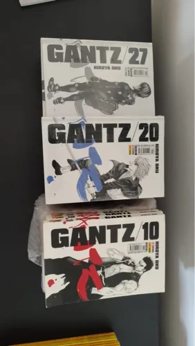 Mangás Gantz - Volumes 1 ao 27