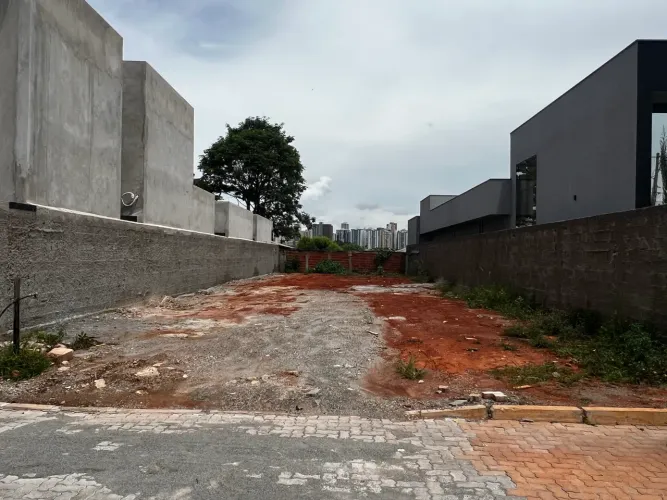 LOTE EM ARNIQUEIRA / PARK WAY - 400m2