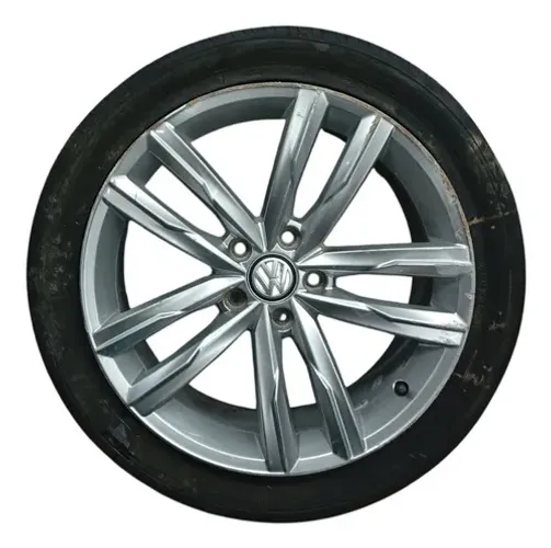 Roda Avariada Com Pneu Desgastado VW Passat B8 2017 2018 Aro 18