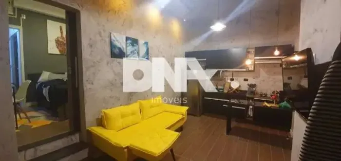 Apartamento : / Residencial / Laranjeiras