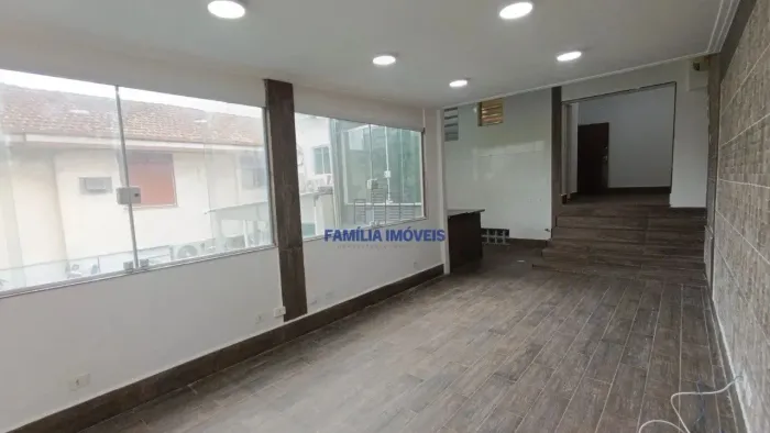Sobrado à venda 3 quartos no Gonzaga em Santos SP