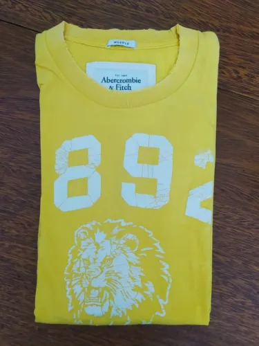 Camiseta Amarela Abercrombie & Fitch