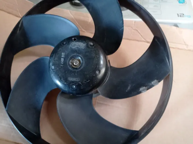 Ventoinha do radiador Peugeot 206 1.016v