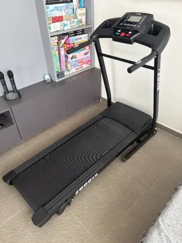 Esteira Ergométrica Kikos E800Ix (com defeito)