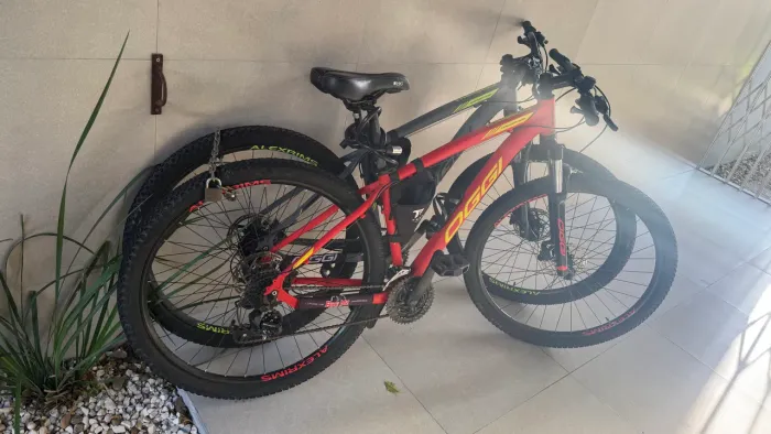 Bicicleta OGGI aro 29 freio a disco hidráulico + Shimano