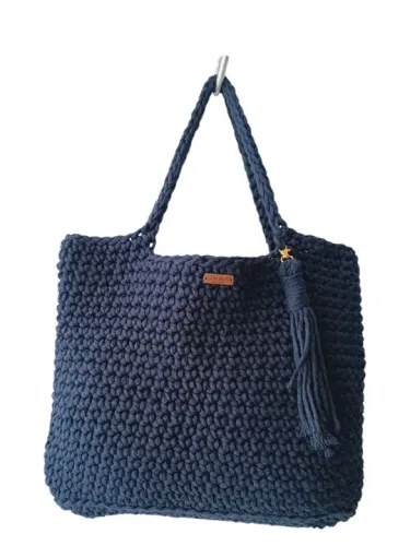 Bolsa de ombro em crochê azul e bordô barbante