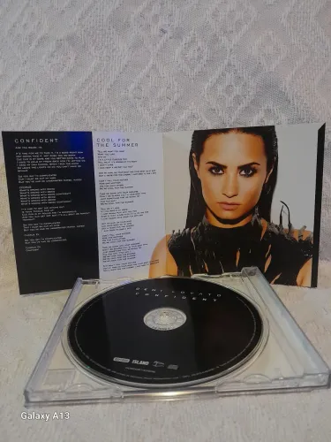 CD Demi Lovato - Confident