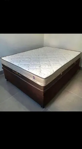 Cama box colchão e suporte 