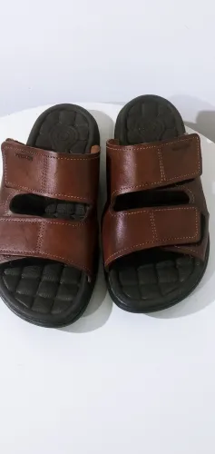 Chinelo Pegada (modelo:131283) em couro legítimo e com ajustes. Tam.37. Usado.