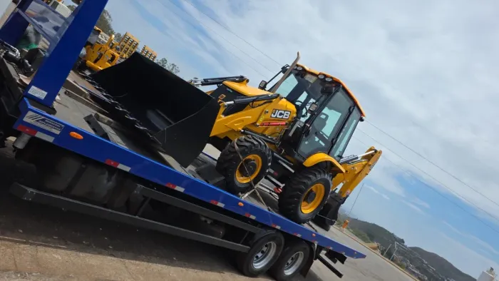 LOCAÇÃO RETRO ESCAVADEIRA JCB 2025 NOVA