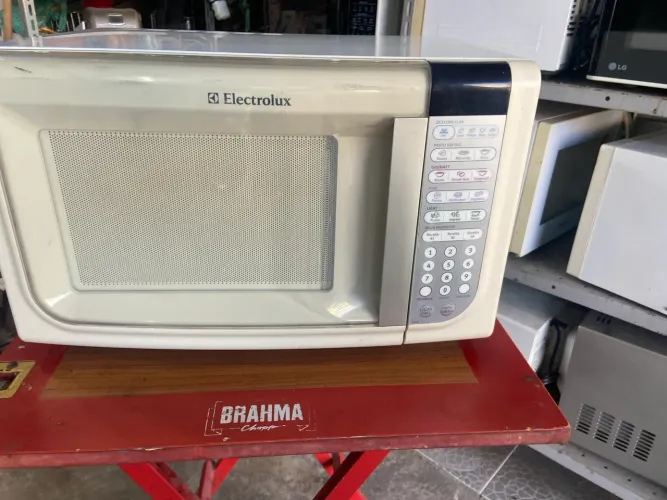 Microondas da Electrolux de 30L