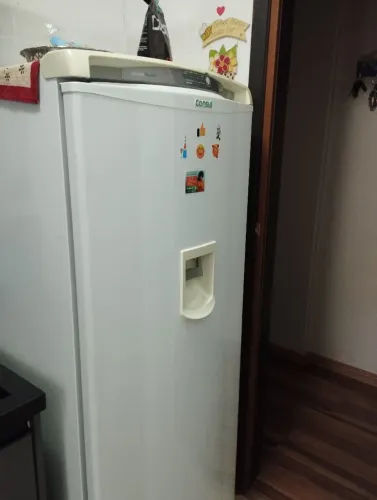 Geladeira Consul CRG 36 com Dispenser para água