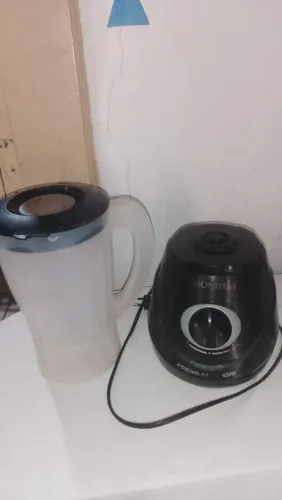 Liquidificador Mondial 1,5 litros usado 127v