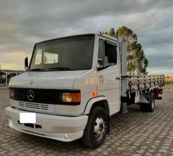 MB 710 Carroceria 2012