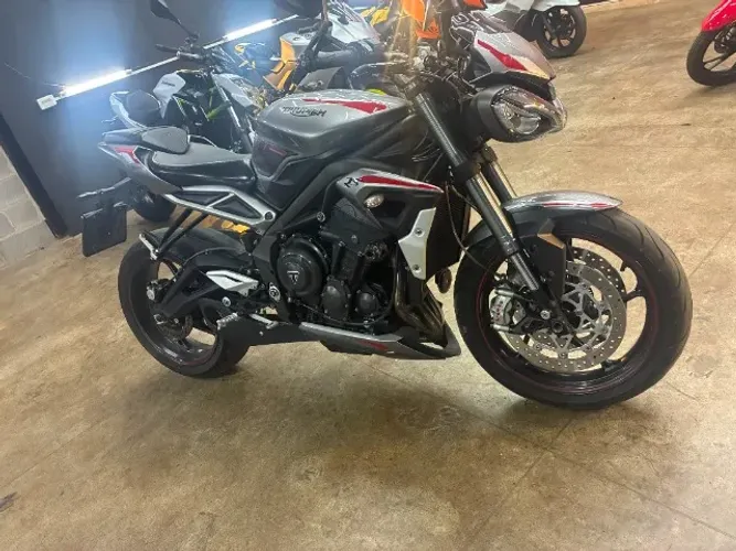 TRIUMPH STREET TRIPLE 765 RS 2020