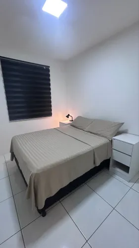 Cama box de casal e colchão + 2 criado mudo